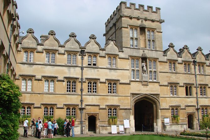 1.5-hour Oxford City and University Walking Tour - The “see it up close” moments: courtyards, chapels, and photo time