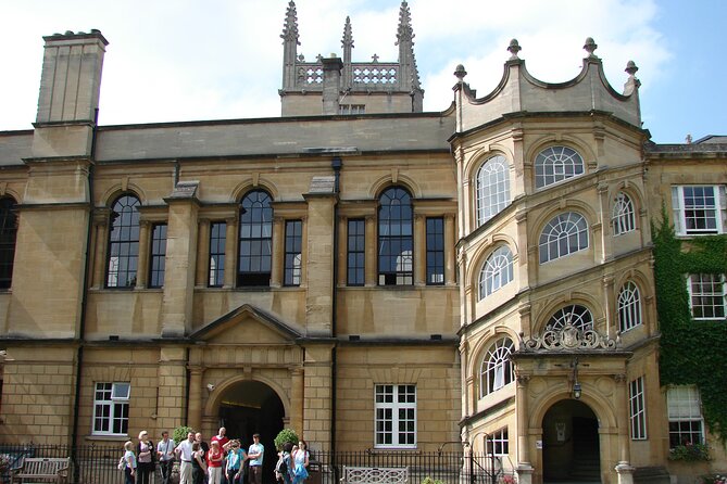 1.5-hour Oxford City and University Walking Tour - Should you book this tour?