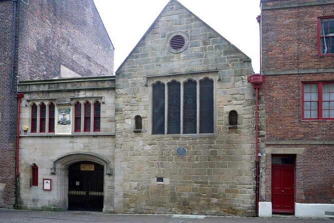 1-Hour and a Half Walking Guided Tour in Medieval Newcastle - Stop 6: Trinity House and control of shipping