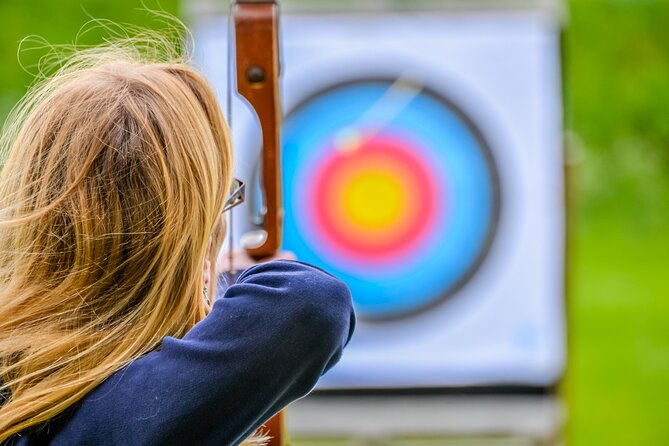 1 Hour Archery Session in Warwick - Your First Hour With a Recurve Longbow in Warwick