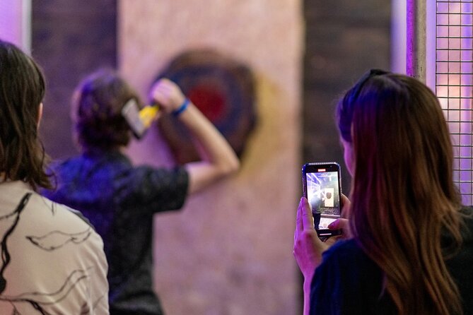 1 hour Private Axe Throwing Experience in Eastbourne - Your 1-hour private session, how the time actually feels