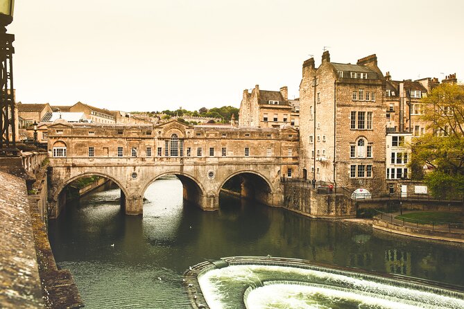 2-Day Windsor, Stonehenge, Bath & Oxford Tour Including Admission - Stonehenge Without the Stress: Reserved Entry and Time to Think