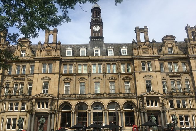 2 Hour Leeds Highlights Walking Tour - Park Square: Leeds Only Georgian Square
