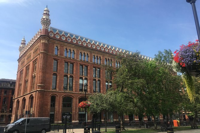 2 Hour Leeds Highlights Walking Tour - Leeds Town Hall: Civic Pride by Cuthbert Brodrick