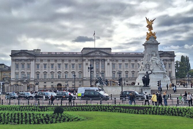 2 Hour Walking Tour from Buckingham Palace to Big Ben - 10 Downing Street to the Houses of Parliament: bells, borders, and big views