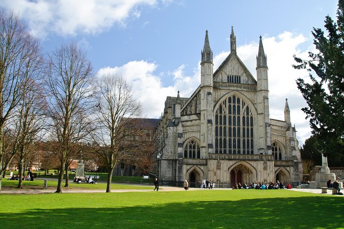 3-Day Isle of Wight and the Southern Coast Small-Group Tour from London - Day 3 on the Mainland: Winchester’s Many Temptations