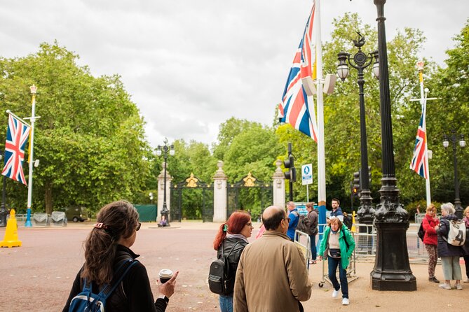 3-Hour Private Guided Walking Tour of London - Southwark and Golden Jubilee Bridges: the Thames crossing you’ll remember