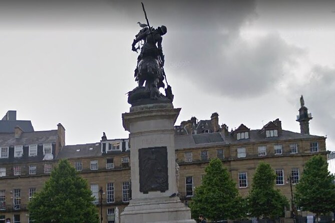 3 Hour Walking Tour through Newcastle upon Tyne - Bessie Surtees House, the old Guildhall, and ending at the Tyne