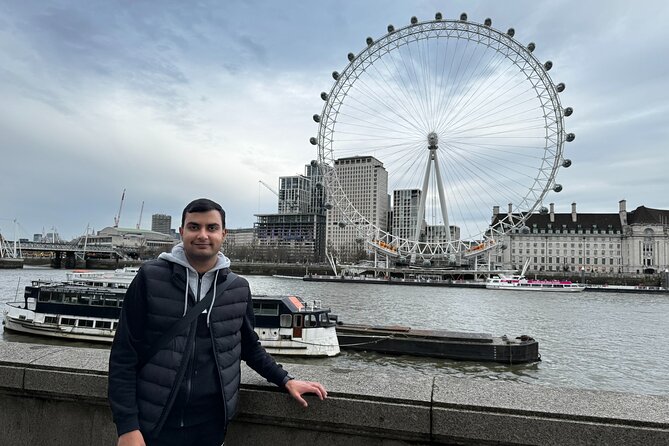 30 Major London Attractions Walking Tour With Photos - Piccadilly Circus and Leicester Square, LED billboards and theater energy