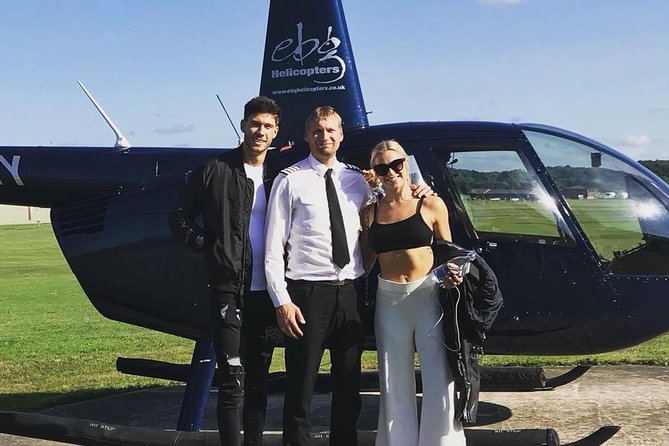 35 minute London Sightseeing Helicopter Tour - The pre-flight office time and safety briefing, up close