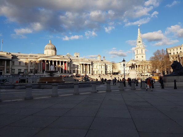 4 Hours Classic London Tour in a Private Vehicle - St. Paul’s Cathedral Photo Time: A Classic Exterior Moment