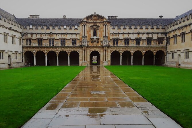90 Minute Classic Walking Tour of Oxford - Starting at Martyrs Memorial, the 11am or 2pm Launch Point