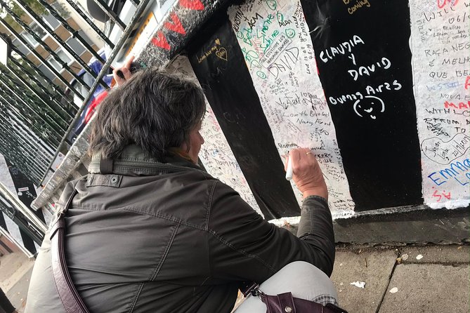 A Beatles London taxi tour and sightseeing experience - Carnaby Street: Swinging Sixties fashion and street-level energy