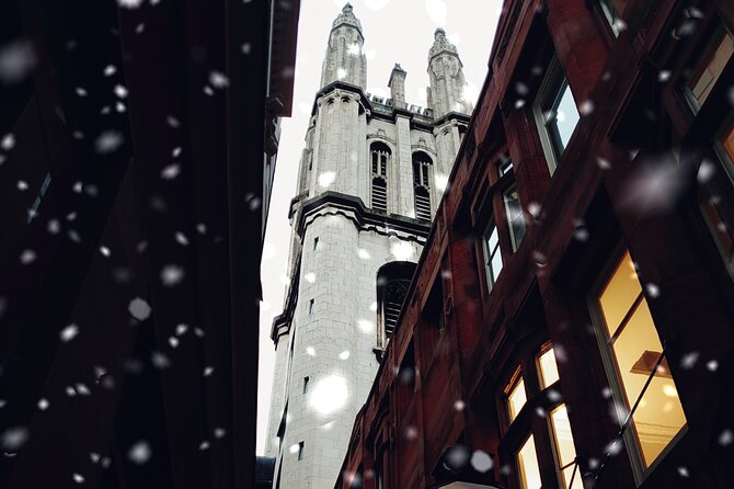 A Christmas Carol and Charles Dickens Old London Walking Tour - Scrooge’s Counting House Mood at a Classic Coffee House Stop
