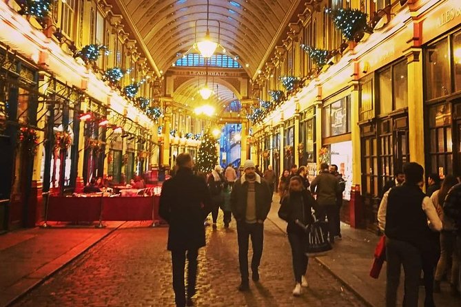 A Christmas Carol and Charles Dickens Old London Walking Tour - George and Vulture: Where Pickwick Met and the Interiors Stayed Put