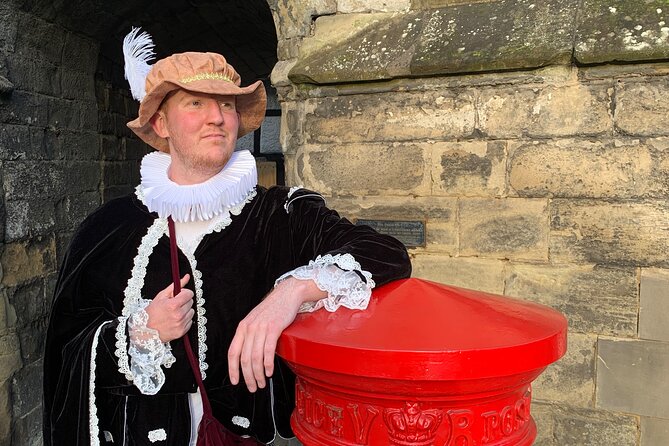 A Historical tour of Warwick with Queen Elizabeth's Secret Lover - Stop 2 at The Roebuck Inn: your included entrance, your drink is extra