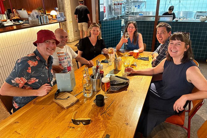 A Taste of Manchester and Salford with Meals , Drinks and Guide - From the Bridgewater Hall to the canal story that explains everything