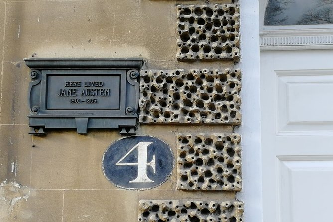 Afternoon Bath City Tour - Private tour from Bristol with a local guide - Pulteney Bridge and Bath Abbey: two landmark stops, two different vibes