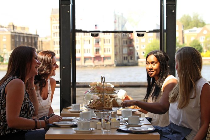 Afternoon Tea River Cruise on the Thames - Commentary and sound: how to enjoy the story when it’s noisy