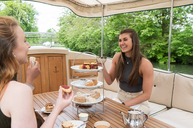 Afternoon Tea Sightseeing River Cruise in Oxford - From The Folly Restaurant to Folly Bridge: Getting Set Up