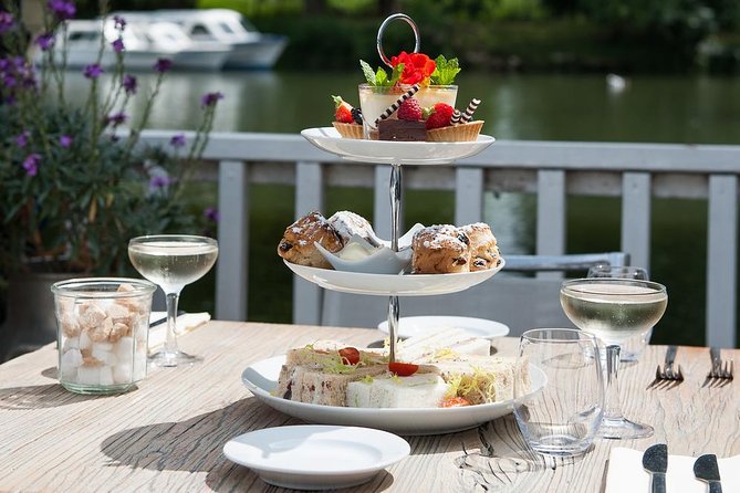 Afternoon Tea Sightseeing River Cruise in Oxford - After the Lock: Quiet Water Meadows and Wildlife Chances