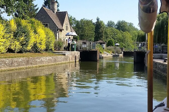 Afternoon Tea Sightseeing River Cruise in Oxford - Weather and Boat Comfort: What to Expect on the Day
