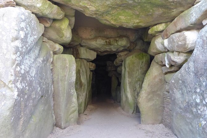 Ancient Britain Tour - Private Day Trip from Bath - Silbury Hill on the drive: why you should notice it