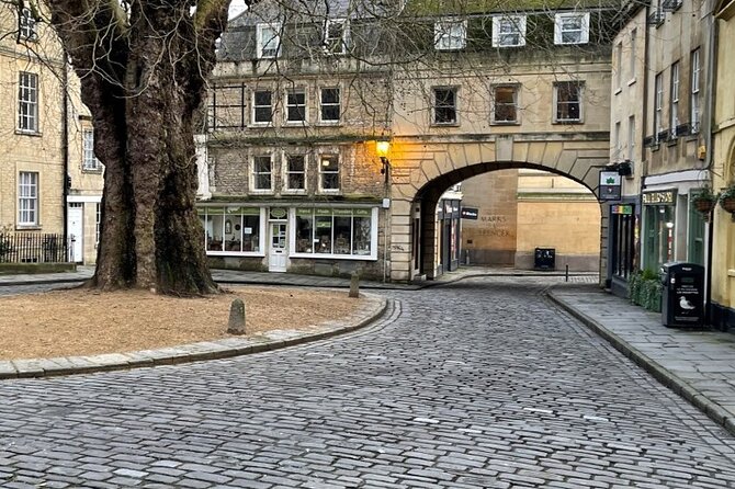 BATH: 2-Hour Bath Walking Tour of Bridgerton Filming Locations - Holburne Museum and Lady Danbury’s Home Base Finish