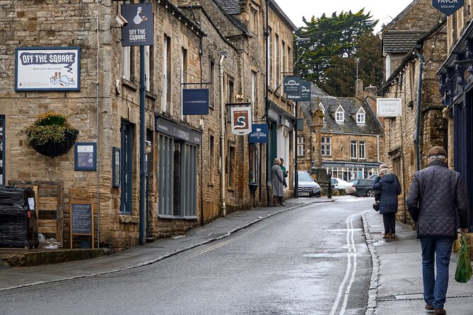 Bath and Cotswold Village Private Car Tour from London - Pickup from London and the drive time that sets the tone