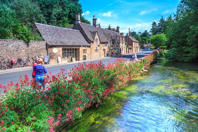 Bath and Cotswolds Guided Tour from London - Guides make or break it: what to expect from the human side