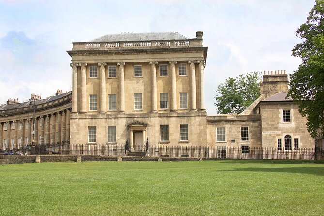 Bath Public Walking Tour including Bath Abbey - Cross Bath and the hot springs thread running through it all