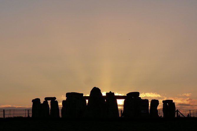 Bespoke private tours of Stonehenge and Avebury by car with local guide - Why a local guide changes everything at Stonehenge