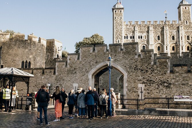 Best of London Tour - Crown Jewels, River Cruise & History Walk - Thames River cruise: skyline landmarks, plus an easy break from walking