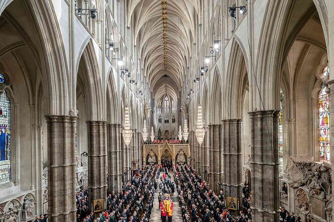 Best of Westminster Abbey with Upper Gallery & Buckingham Palace - Stop 2, Westminster Abbey highlights: ceremonies, monuments, and royal storytelling