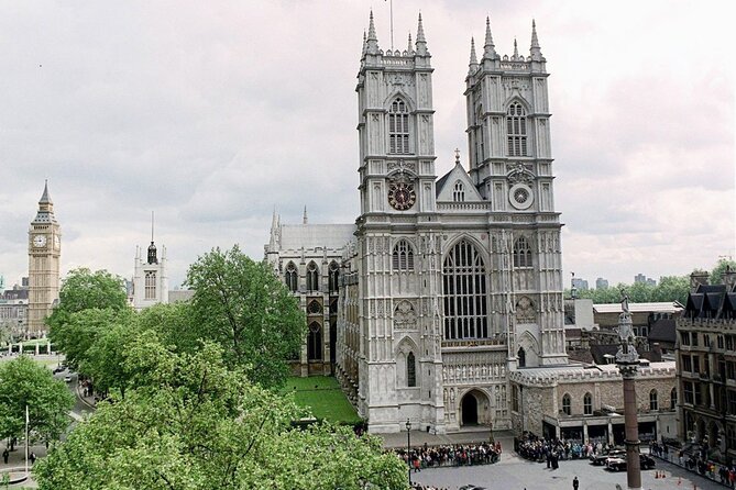 Best of Westminster Abbey with Upper Gallery & Buckingham Palace - Getting started near Dean’s Yard, then ending by Buckingham Palace
