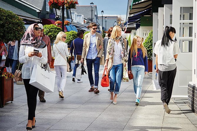 Bicester Village Shopping Trip from London with VIP Discount - Your day structure: independent shopping with host support