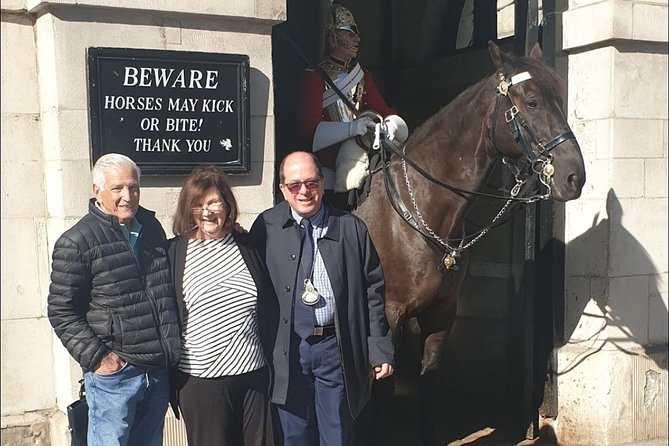 Black Taxi Tour Of London - Westminster by cab: Parliament, the Elizabeth Tower, and Downing Street
