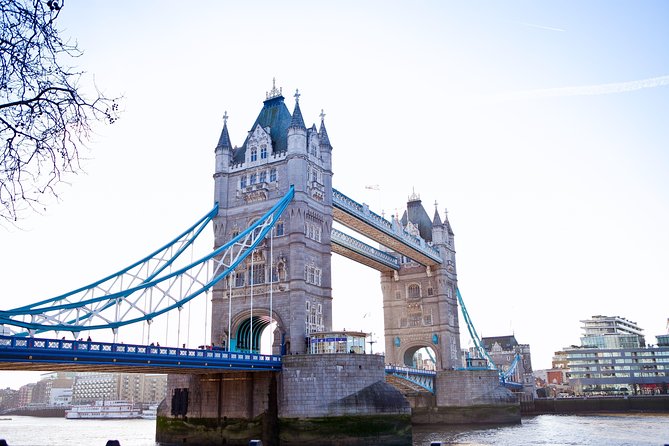 Black Taxi Tour of London: Classic Sightseeing Bespoke & Fun - Houses of Parliament and Big Ben: Getting the Right Side of the Story