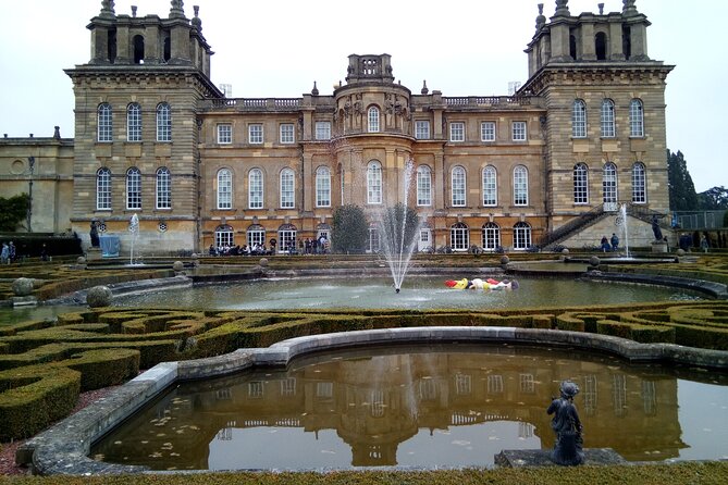 Blenheim Palace Guided Tour from Oxford- private tours - Guides, pacing, and the audio guide rule you should expect