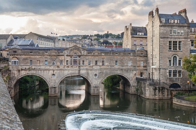 Bridgerton’s Filming Locations in Bath Audio Guide - Royal Crescent: the stop that sells the whole idea