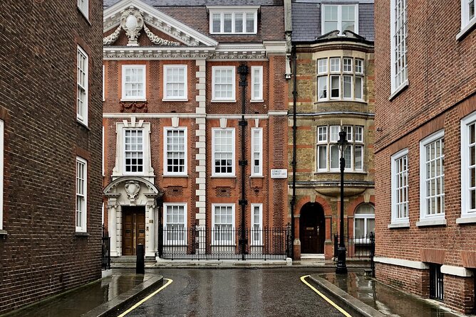 Bridgerton Tour in London - Mercato Mayfair: a former 1825 church turned market