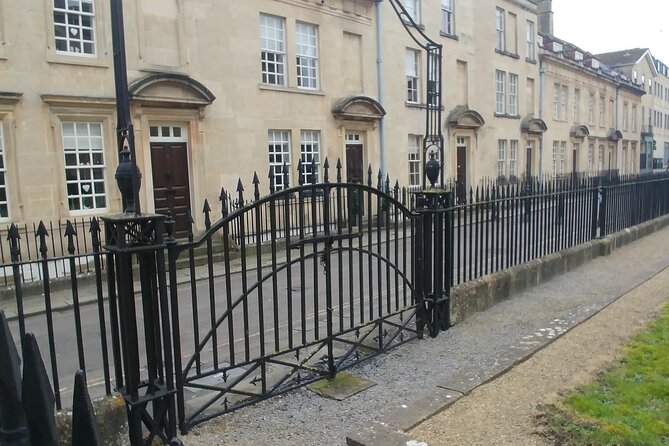 Bridgerton Walking Tour of Filming Locations & Storylines - Bath - Walking reality check: shoes, pace, and ending at the Royal Crescent