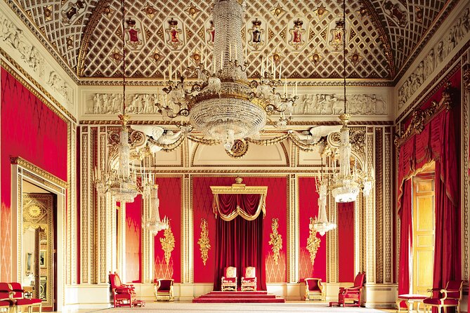 Buckingham Palace and Windsor Castle Escorted Tour from London - Coach comfort, Wi-Fi, and the reality of onboard commentary