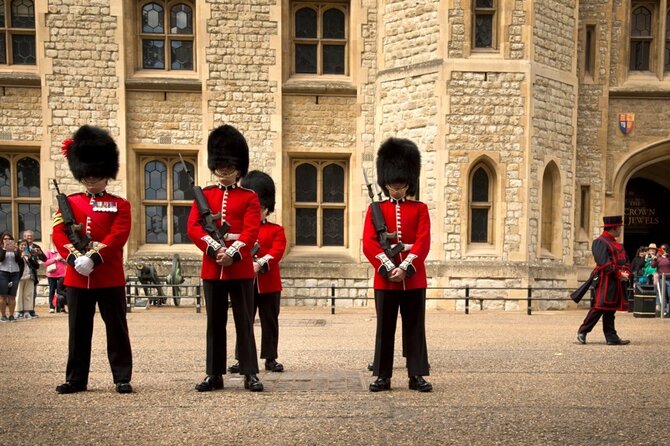 Buckingham Palace & Changing of the Guard Experience - Stop 3, St. James’s Palace: Royal Architecture with a Lush Pace