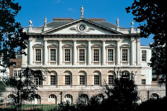 Buckingham Palace, St James Palace & Tea at Kensington Palace - Price and value: what $173.45 buys you in real London time