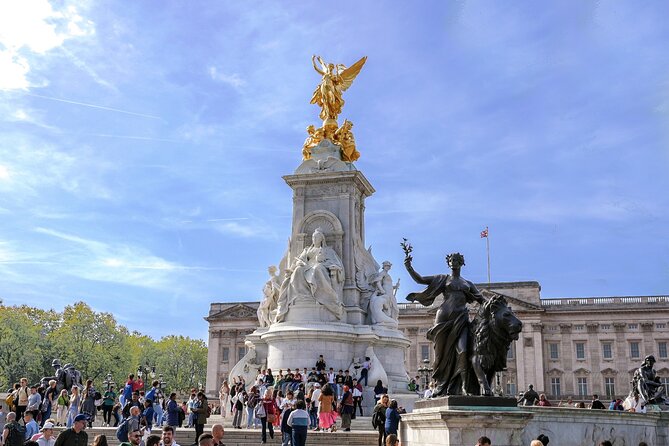 Buckingham Palace: Walking Tour with Entry & Audio Guide - A royal walk-and-ticket plan that actually makes sense