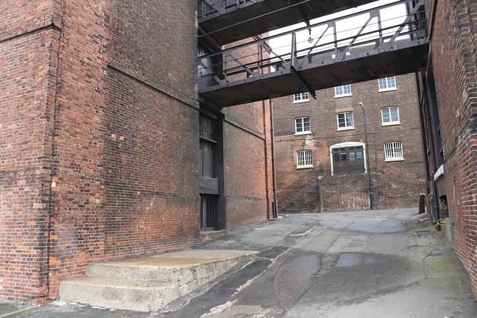 Call the Midwife Location Tour in Chatham - Who should book this tour, and who might want a different day plan