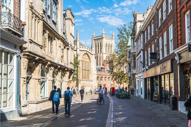 Cambridge Famous Alumni Quest Experience - A smartphone-led walk through Cambridge landmarks