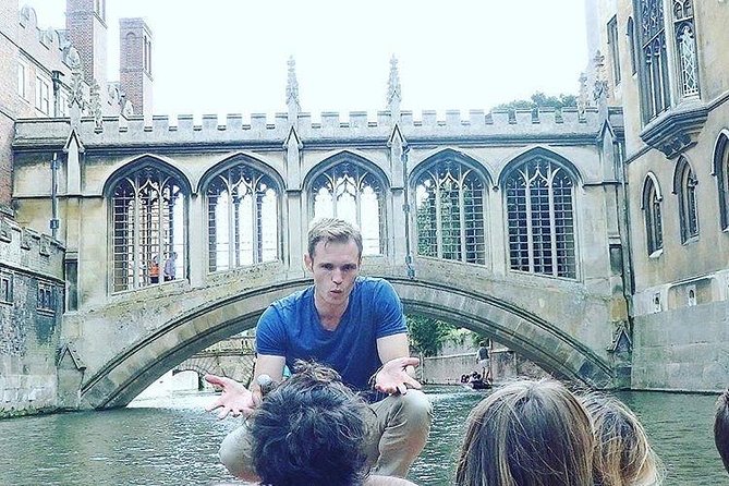Cambridge University Colleges Guided Punting Tour - Darwin College and the First River Minutes: Let the Setting Do Its Work