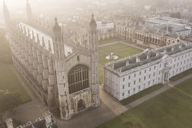 Cambridge University Walking Tour by Alumni™ Kings College Option - Corpus Christi College and Queens’ College Courtyards